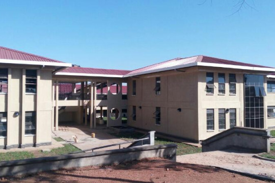 Complex Building which houses lecture theaters and Main Library
